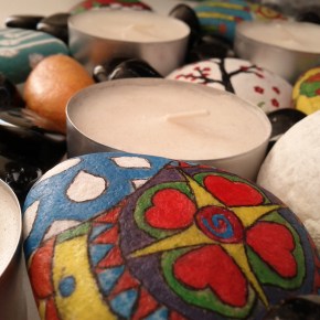 Με τα βότσαλα της θάλασσας….