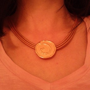 Ένα διαφορετικό κολιέ&nbsp;(DIY)