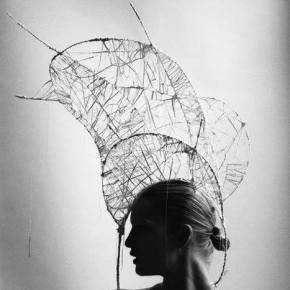 Καπέλα – Η έμπνευση των σχεδιαστών/ What about hats? Designers’ favourites