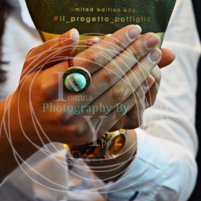 Il progetto bottiglia: Γνώρισε την ταλαντούχα σχεδιάστρια πίσω από τις τσάντες σε μορφή&nbsp;μπουκαλιού